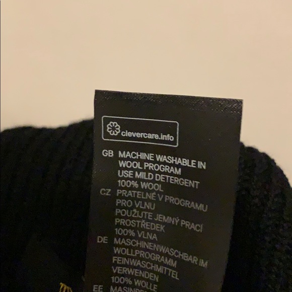 Balmain Paris x H&M Beanie NWOT - Picture 6 of 6